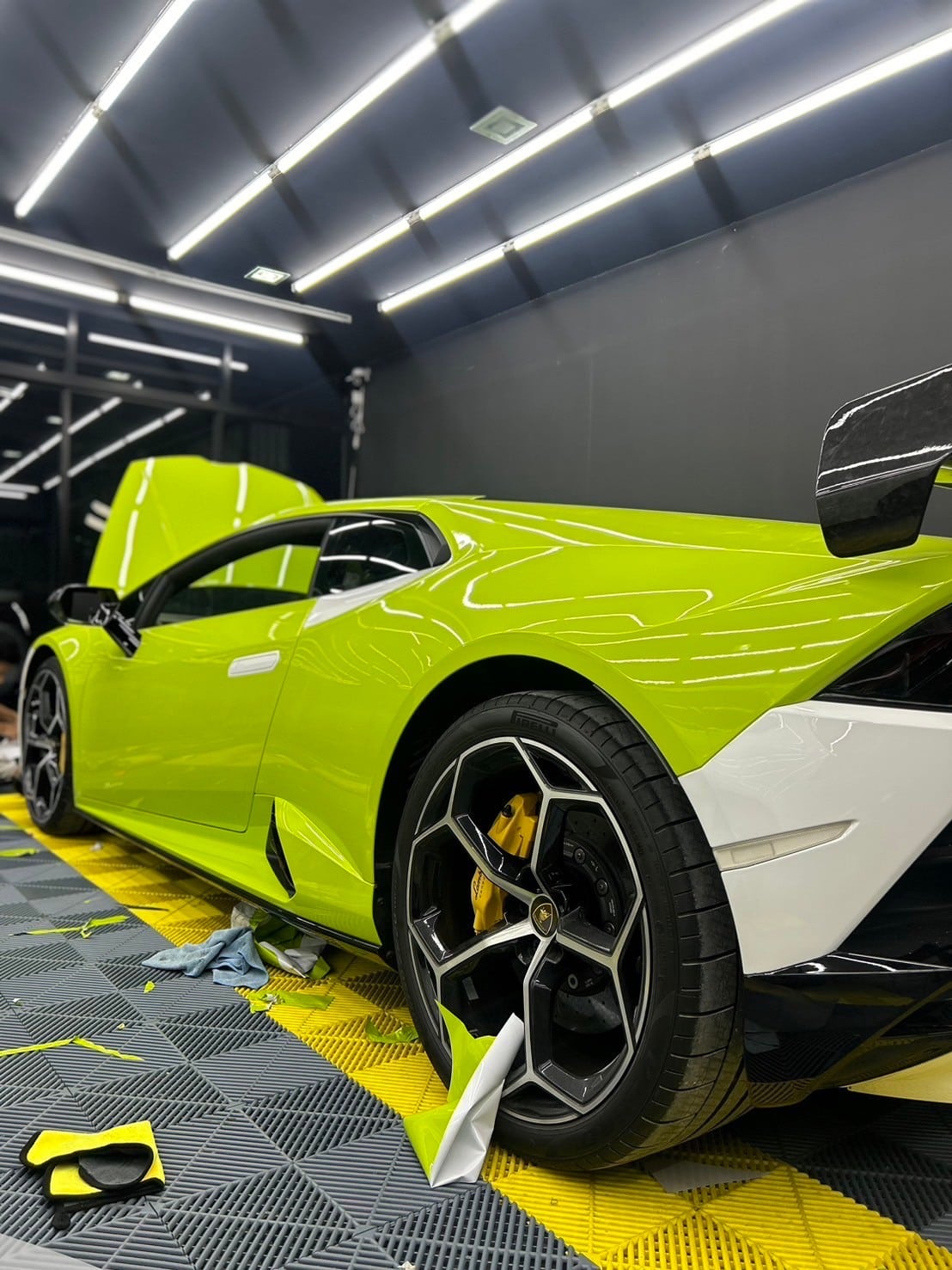ฟิล์มเปลี่ยนสีรถ Car Wrap เปลี่ยนสีรถไม่ต้องพ่นสี