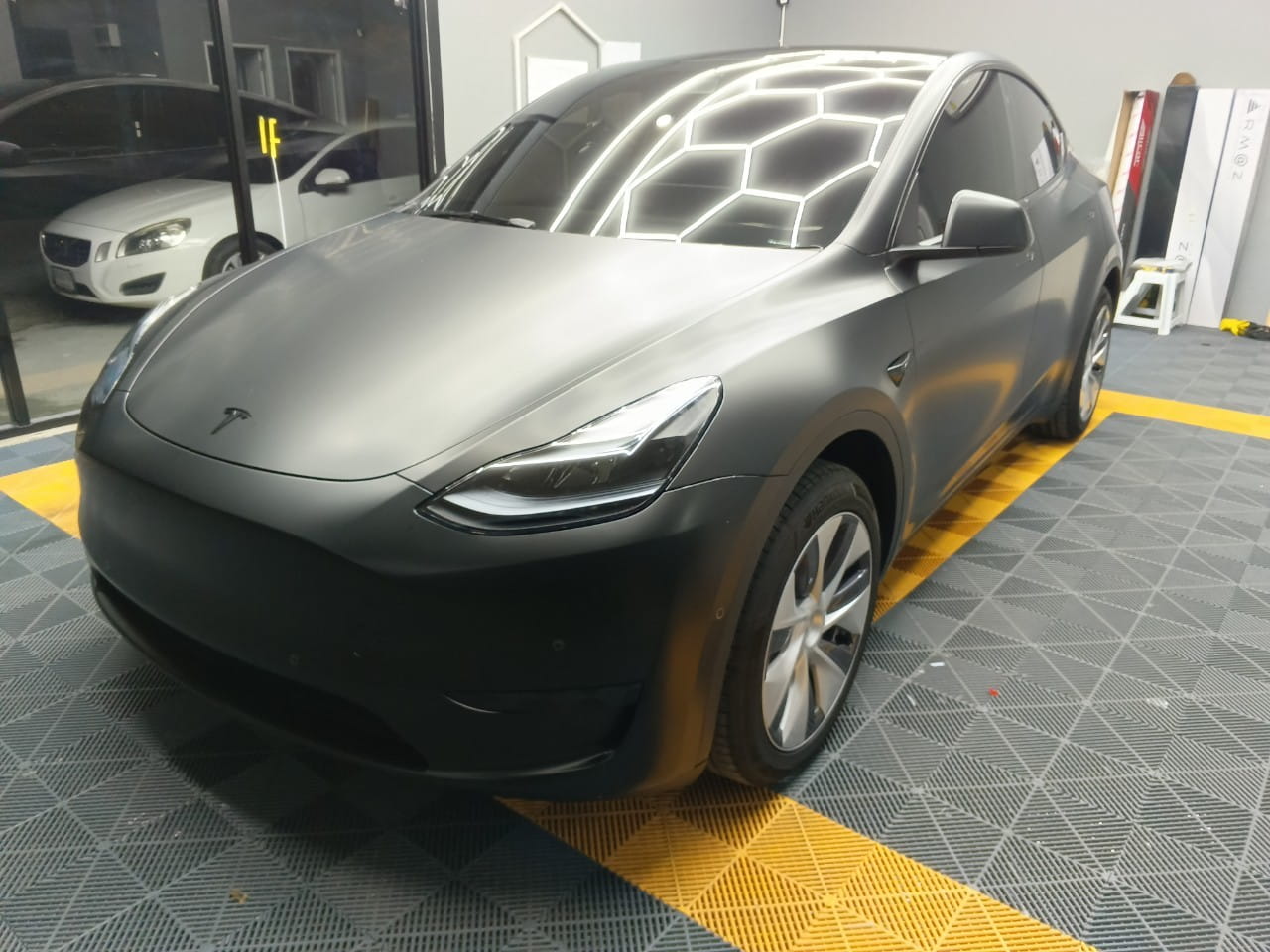 ฟิล์ม PPF ด้าน Tesla Matte Satin