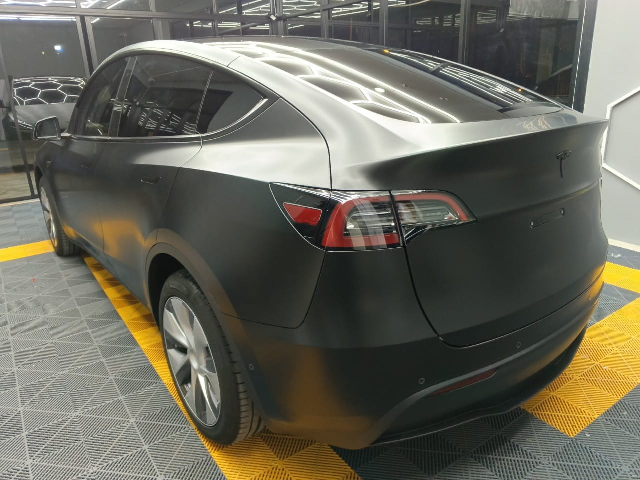 ฟิล์มกันรอย Tesla — PPF ใส — Optical Clarity